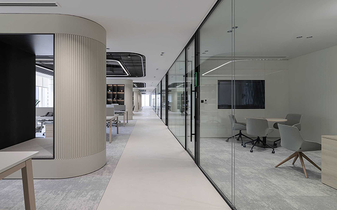последний случай компании о Проект по индивидуальной настройке офисных перегородок в Объединенных Арабских Эмиратах